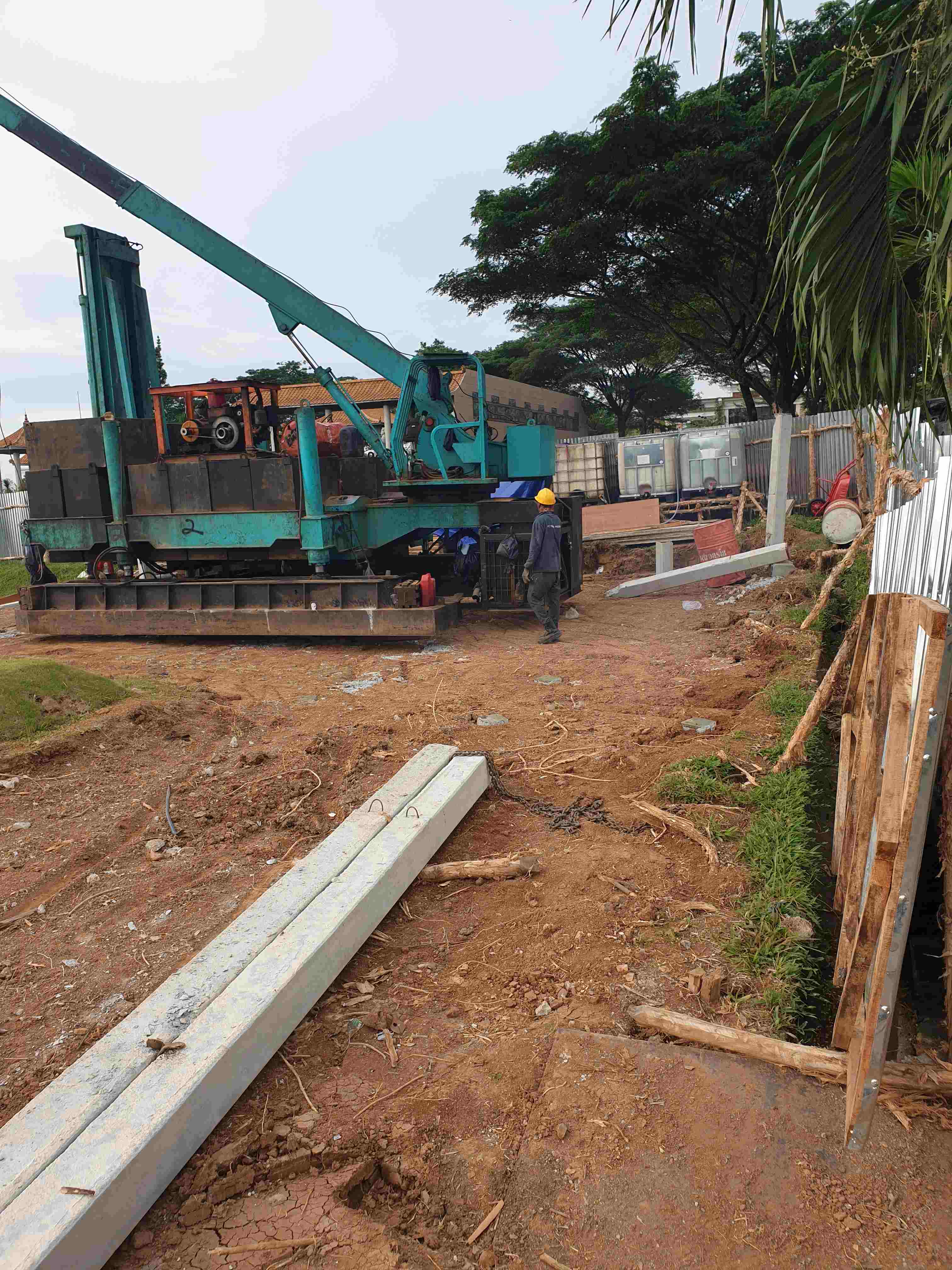 Proses konstruksi makam
