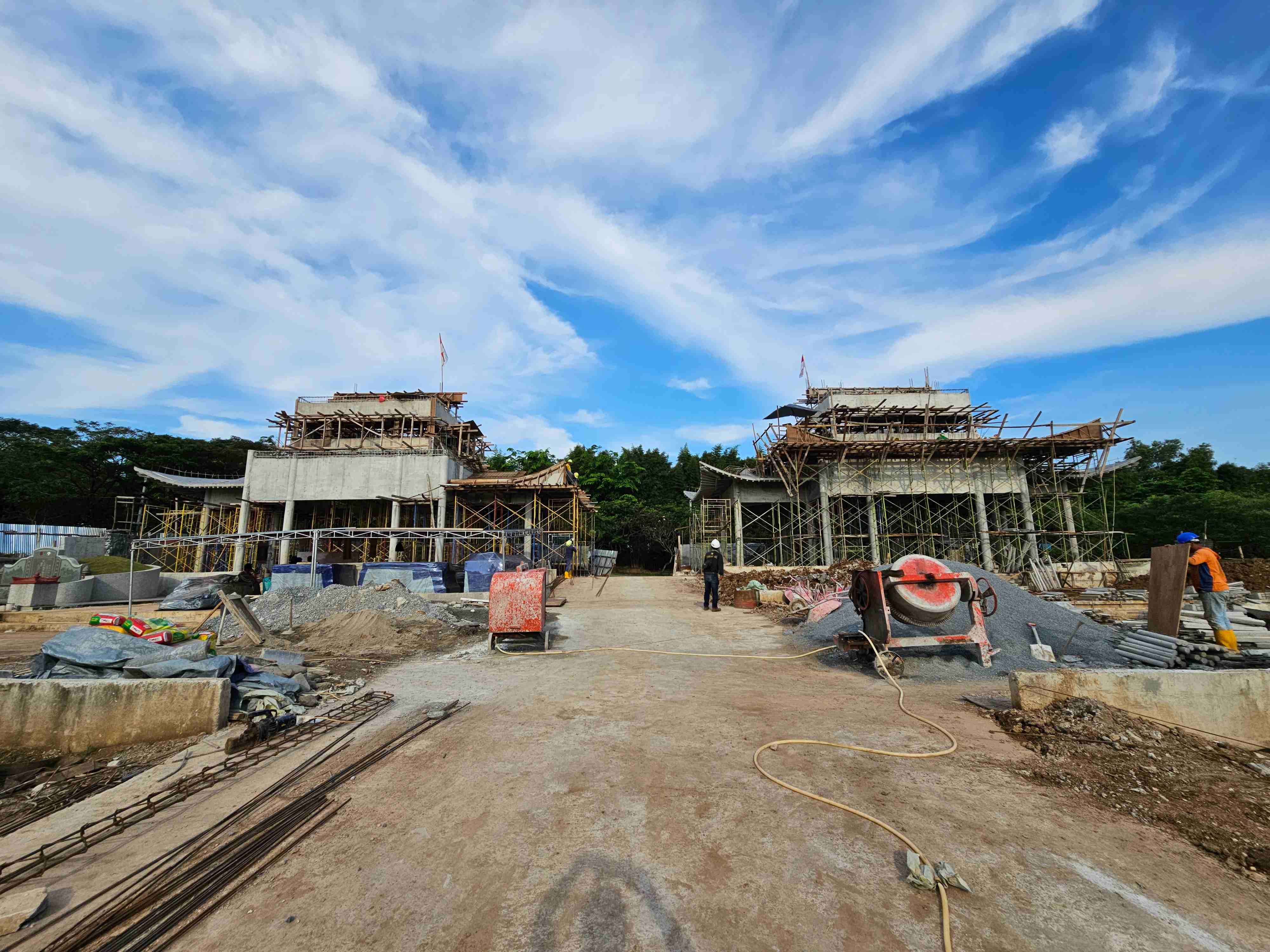Proses konstruksi makam