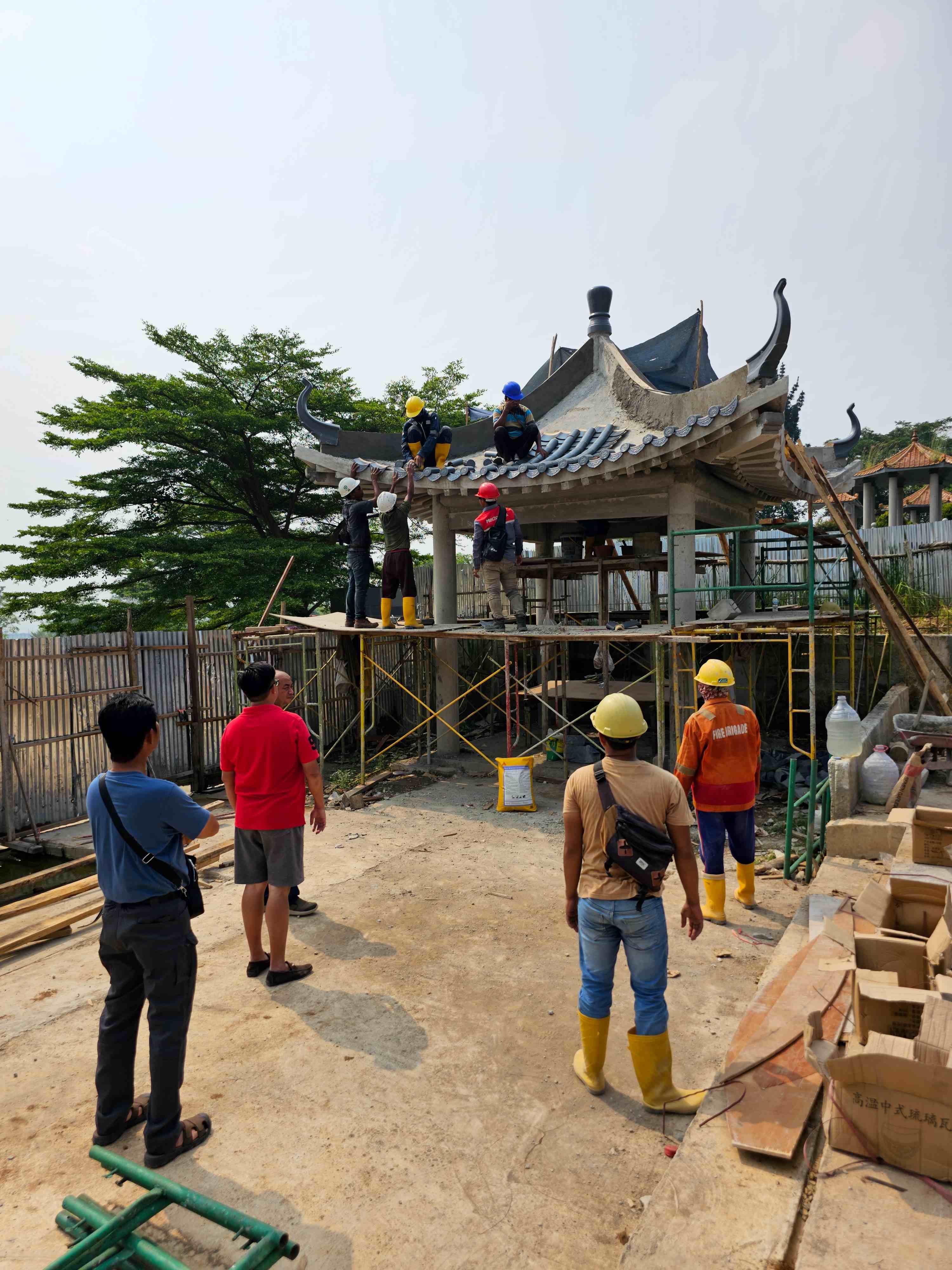 Proses konstruksi makam